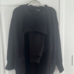 Fashion Nova Black V-Neck Sweater Relaxed Fit